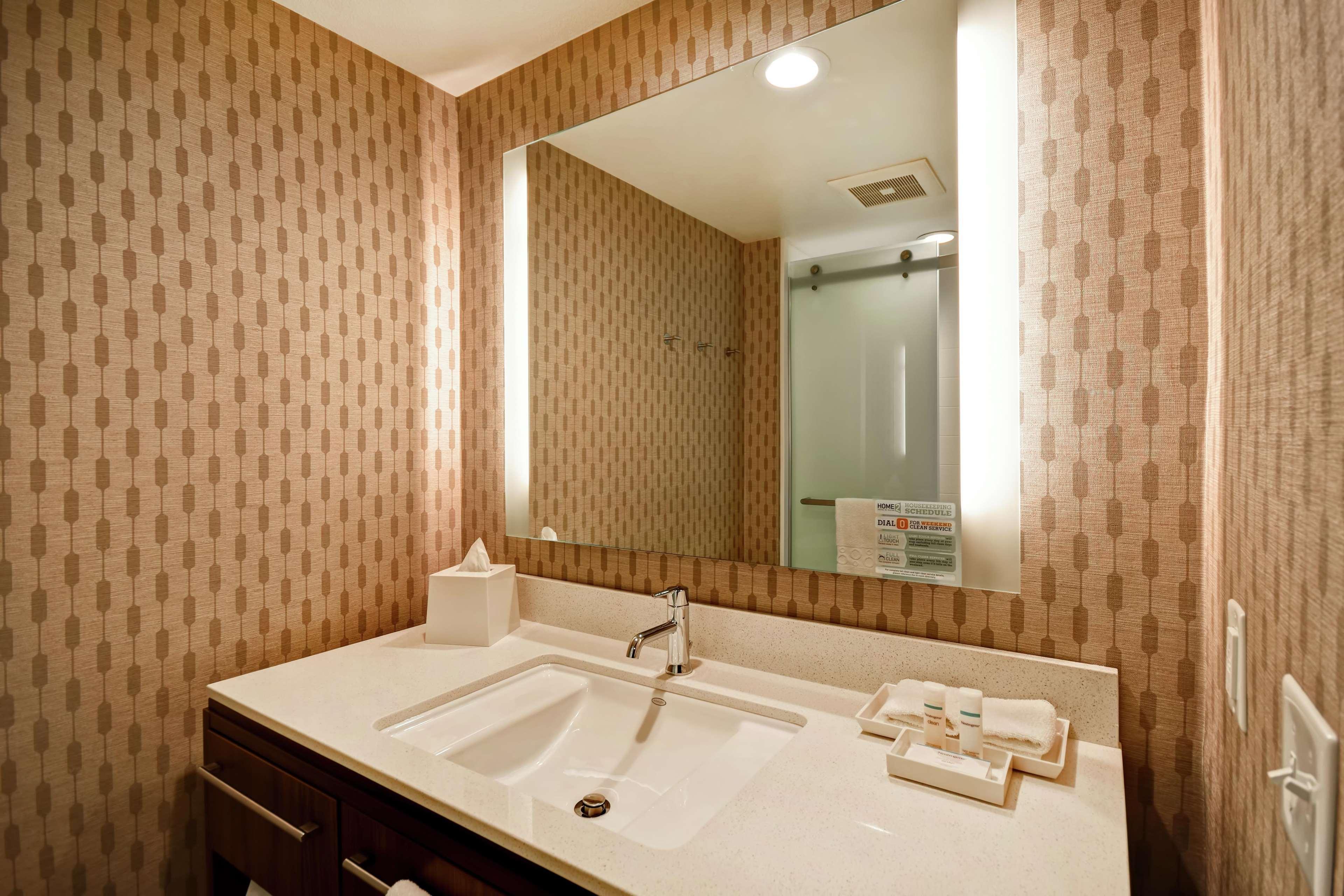 Home2 Suites By Hilton Victorville Exterior photo