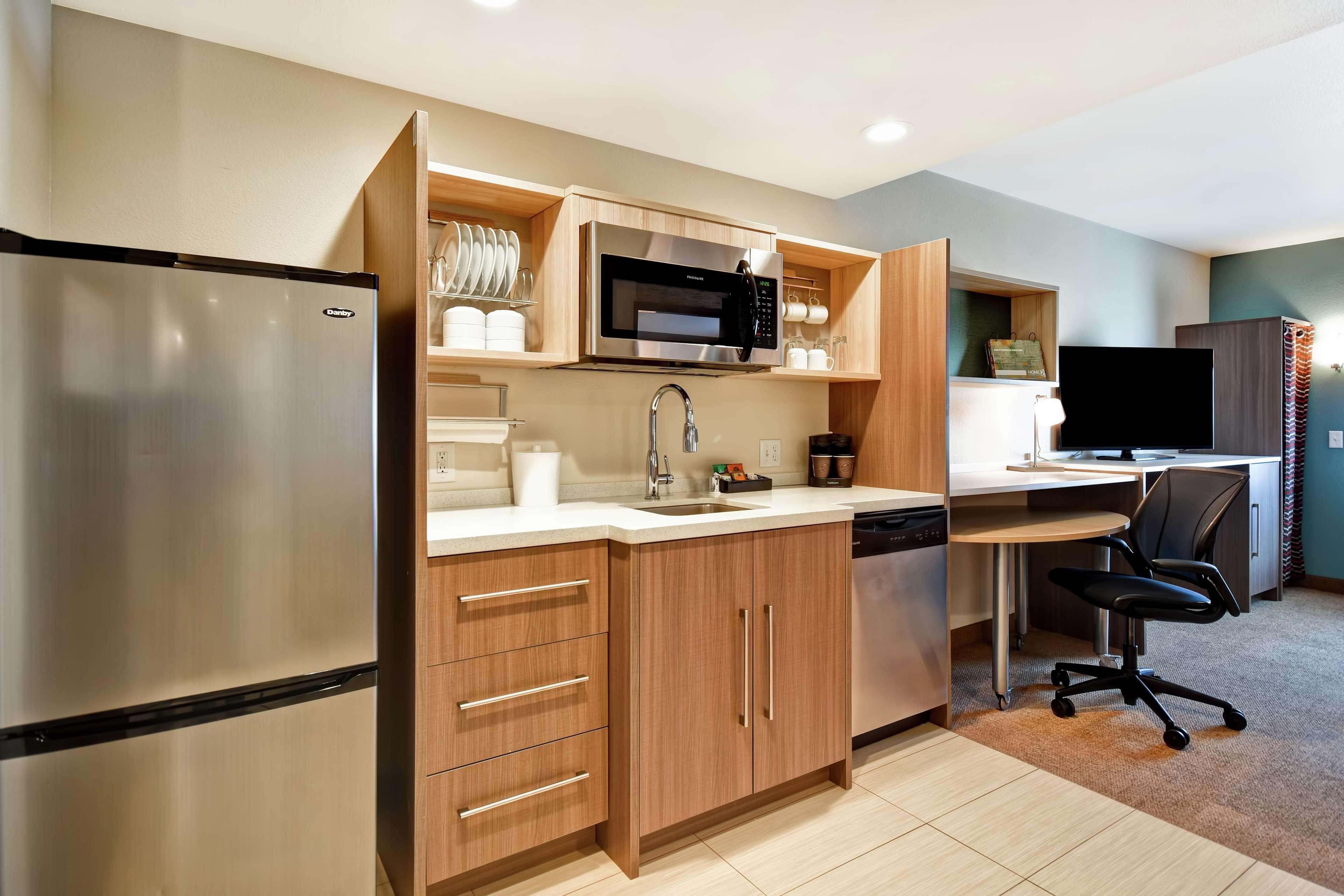 Home2 Suites By Hilton Victorville Exterior photo